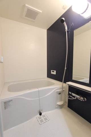 メゾンニシビの浴室|ゆったり過ごせるお風呂です