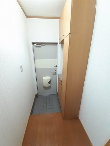 メゾン・アンジュ壱番館の玄関