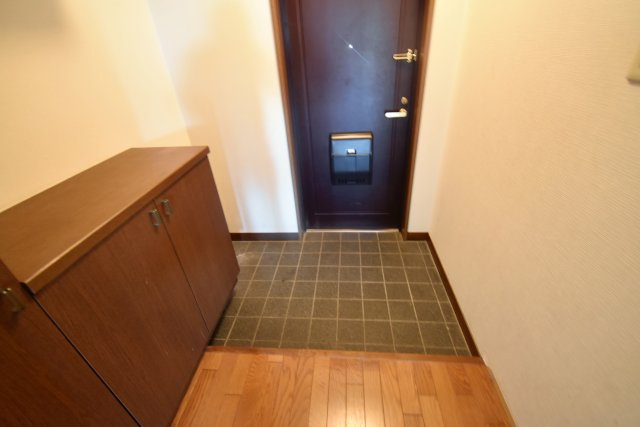 コンフォール武庫川の玄関