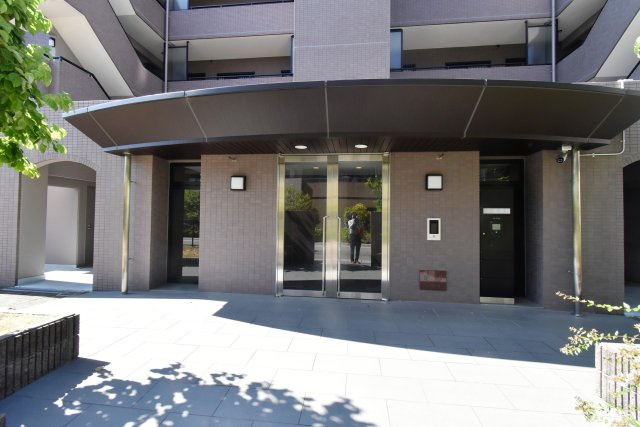 コンフォール武庫川のエントランス