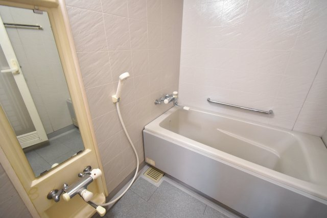 コンフォール武庫川の浴室