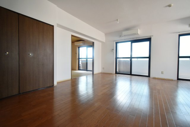 コンフォール武庫川の居間・リビング