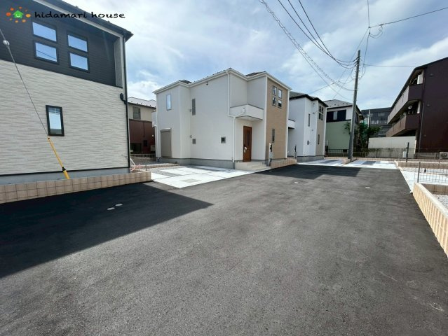 桶川市加納6期　新築戸建　グラファーレ12の前面道路含む現地写真