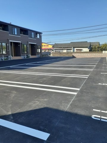アルコン　シエロの駐車場|駐車スペースもあります☆