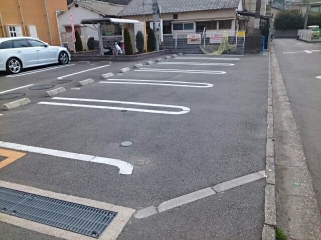 エテルノ・カーサの駐車場