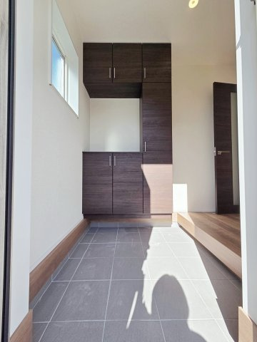 【玄関】 | 知多市清水が丘第4　1号棟