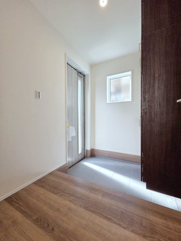 【玄関】 | 知多市清水が丘第4　1号棟