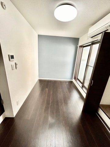 SURFISLANDMALIBUの居間・リビング