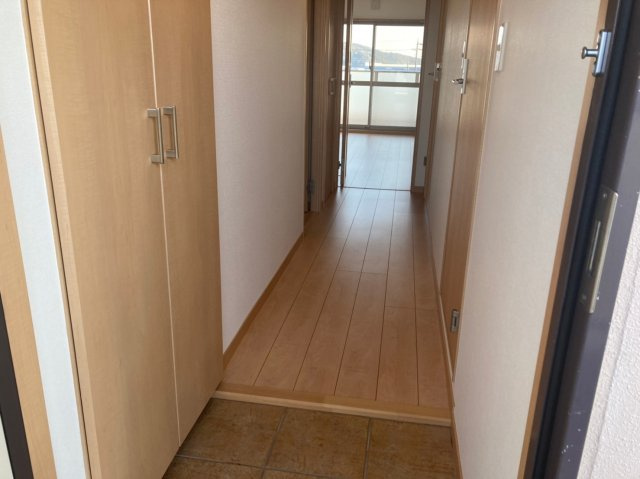 クラウニング岩宿の玄関