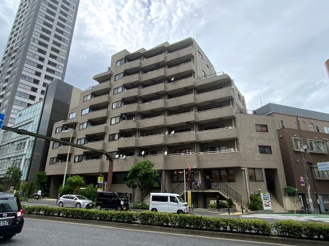 ビクセル新宿の外観