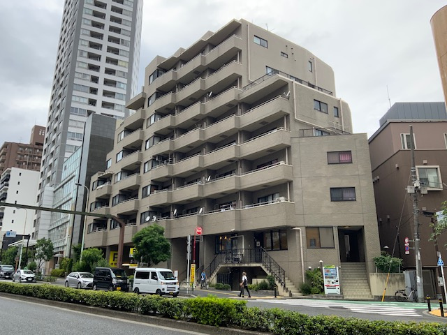 ビクセル新宿の外観