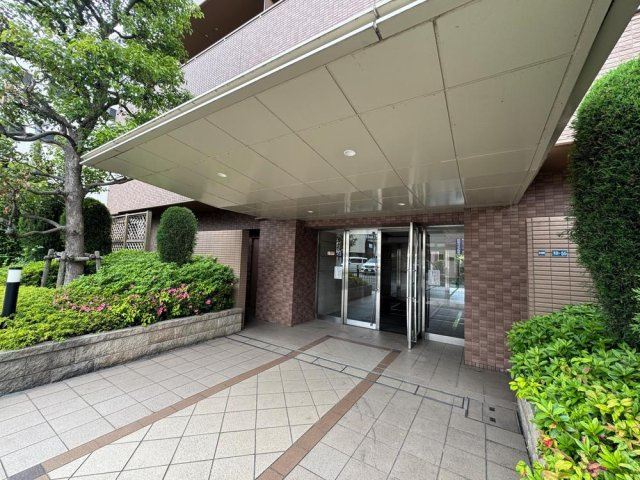 サンメゾン寝屋川のエントランス|■物件内覧・資金計画相談・住宅ローン相談、リフォーム相談、お問合せ受付中■
※当日・翌日のご内覧、ご相談はお電話でのお問合せがスムーズです！