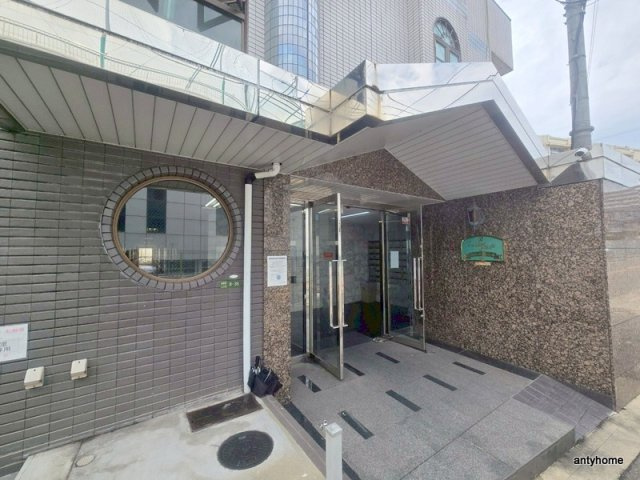 エクセレント上新6のエントランス