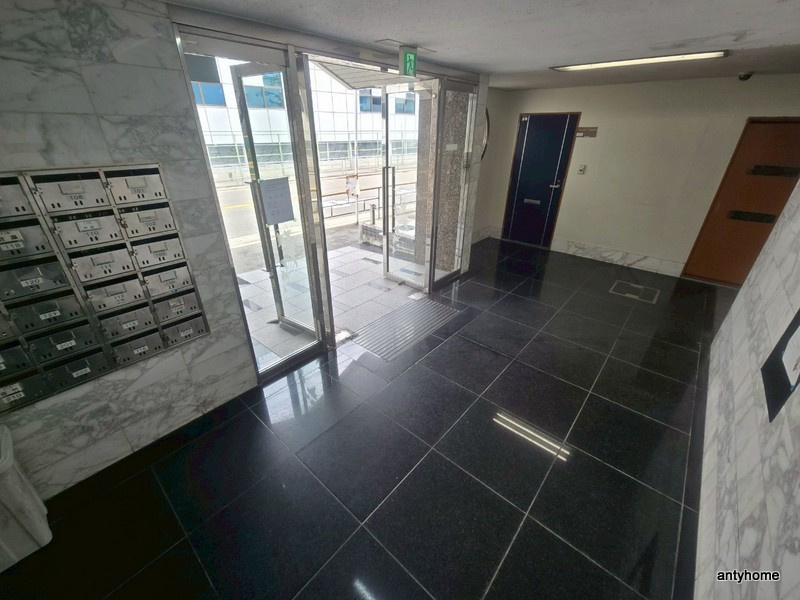 エクセレント上新6のロビー