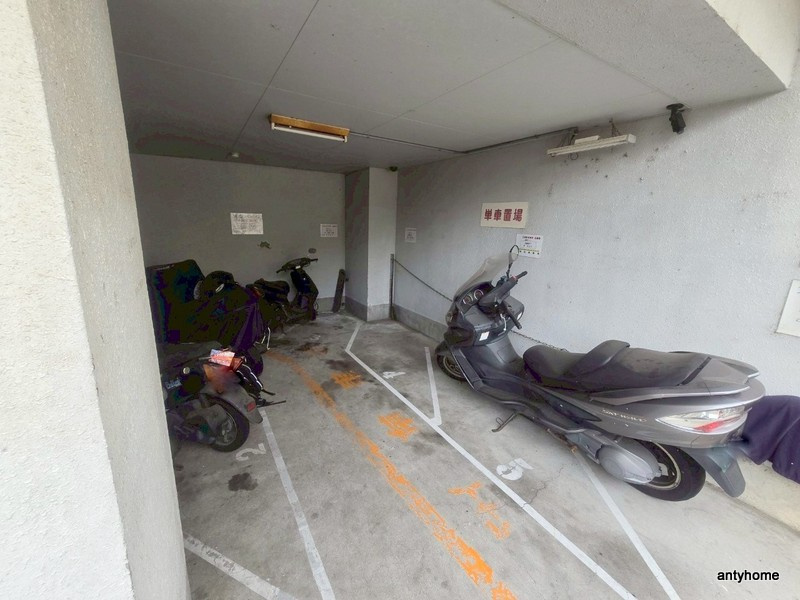 エクセレント上新6の駐車場