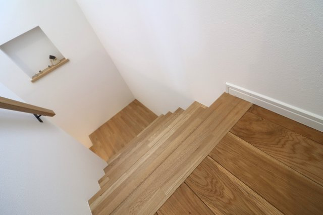 前橋市江木町モデルハウス物件　＃30のその他共用部分|踏板には滑り止めのスリット加工◎