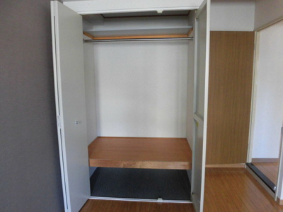 【バルコニー】 | JMRレジデンス新大阪(旧メロディハイム新大阪) | 外干しのできるバルコニーです