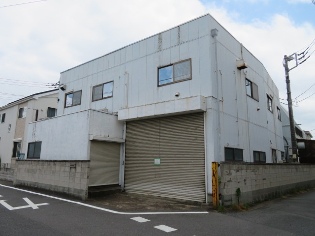草加市小山１丁目の倉庫