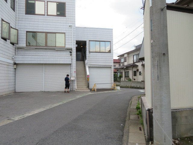 草加市小山１丁目の倉庫