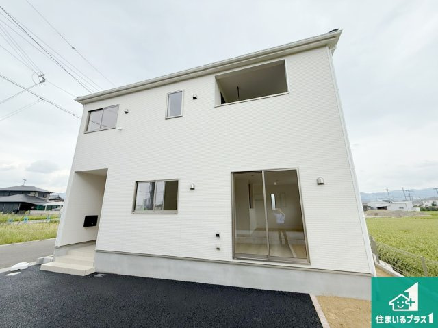 岩出市中島　第２期　新築一戸建ての外観|お客様に長く安心して住んでいだだける事にこだわった家づくり！住んでからのアフターサービスにもしっかりと取り組んでいます！