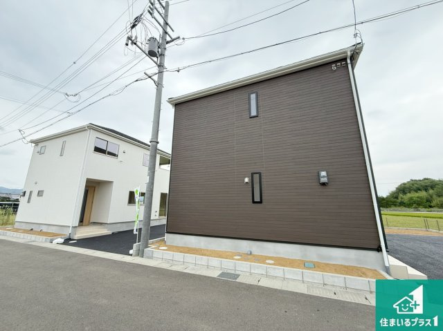 岩出市中島　第２期　新築一戸建ての外観|お客様に長く安心して住んでいだだける事にこだわった家づくり！住んでからのアフターサービスにもしっかりと取り組んでいます！