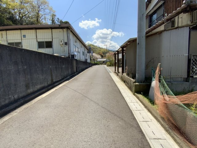 落神町の外観|前面道路含む現地写真