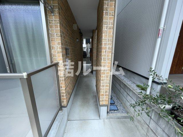 板橋区氷川町のアパートのエントランス