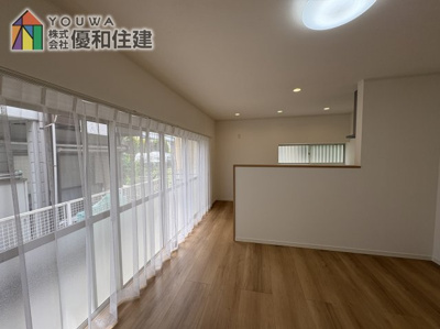 【居間・リビング】 | 神戸市垂水区星陵台５丁目　中古一戸建　