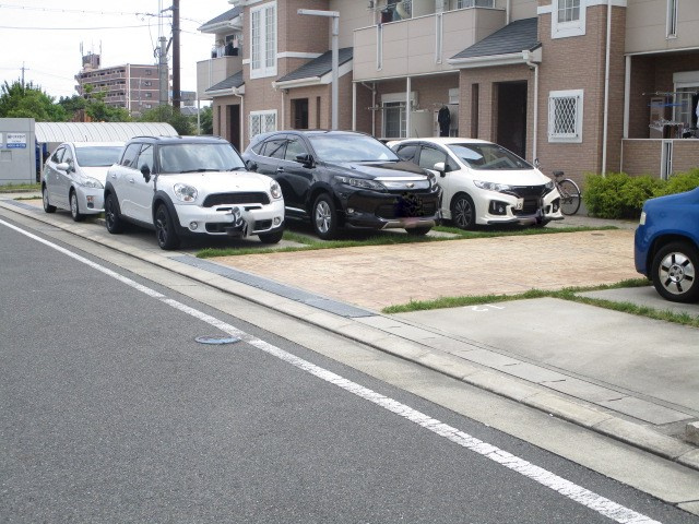 ディアコートの駐車場