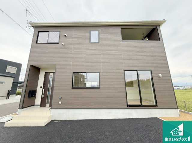 岩出市中島　第２期　新築一戸建ての外観|お客様に長く安心して住んでいだだける事にこだわった家づくり！住んでからのアフターサービスにもしっかりと取り組んでいます！