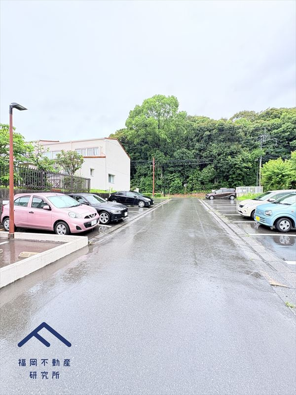 スカイタウン寺塚34棟の駐車場