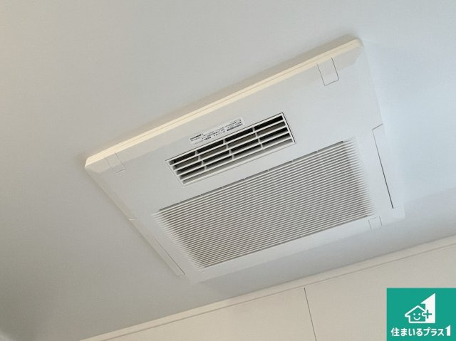 宇治市伊勢田町南遊田　新築一戸建ての冷暖房・空調設備|四季を通して快適なバスライフをお手伝いする浴室暖房乾燥機！浴室の乾燥・暖房・涼風・換気はもちろん、２４時間換気にも対応！