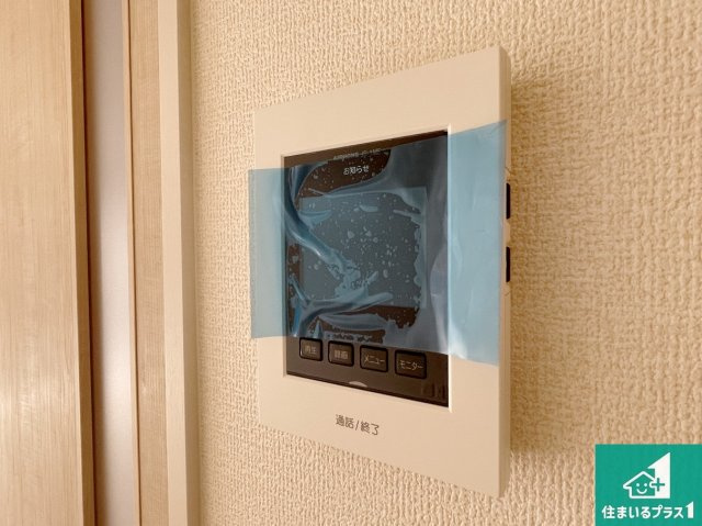 宇治市伊勢田町南遊田　新築一戸建ての防犯設備|カラーモニターインターホン！声だけでなく来訪者の姿や顔がモニターで確認できるので、小さなお子様がいらっしゃるご家庭でも安心できます！