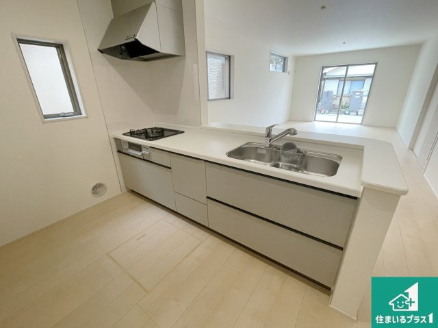 宇治市伊勢田町南遊田　新築一戸建てのその他|スライド式の収納！浄水器付きシャワー水栓！