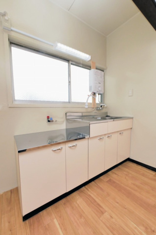 真藤(シンドウ)ビルのキッチン|キッチンでお料理をお楽しみください