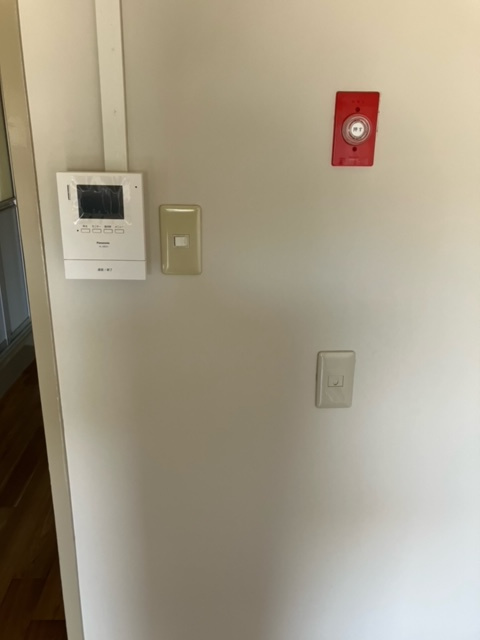 兵庫県公社　川西松ケ丘（１）１号棟のセキュリティ|モニター付きインターホンがあるので急な来客でも安心です