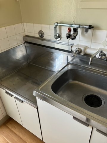 兵庫県公社　川西松ケ丘（１）１号棟のキッチン|コンパクトなキッチンで掃除もラクラク