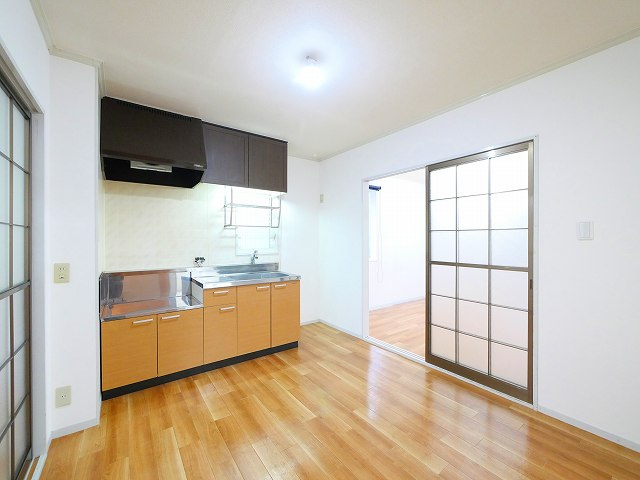 コンフォール六条Aの居間・リビング