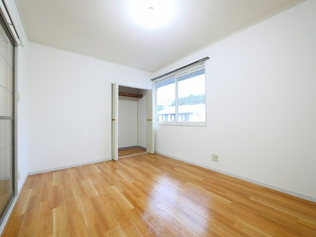 コンフォール六条Aの寝室