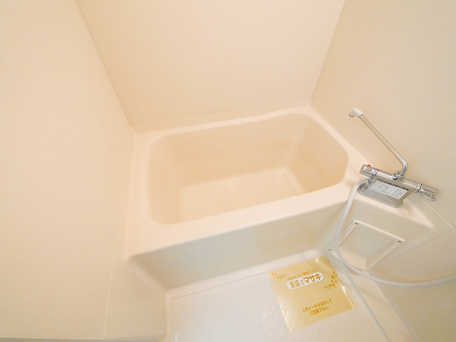 コンフォール六条Aの浴室