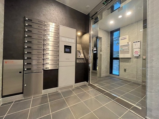 ウェンディ橋本町のエントランス