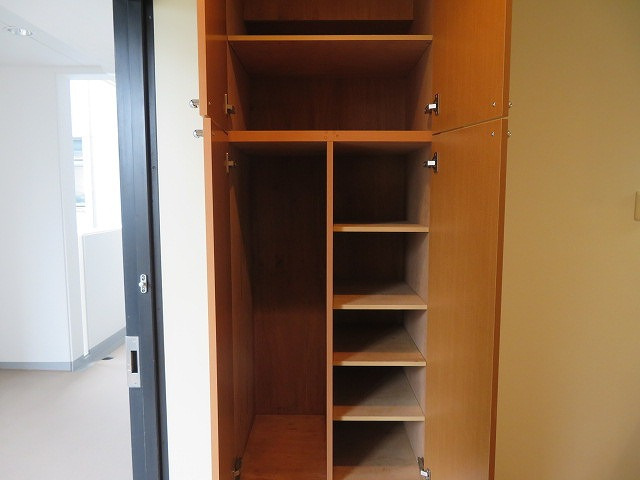 グラビスコート白島の収納