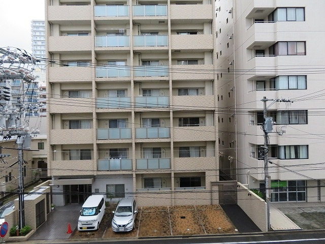 グラビスコート白島の外観