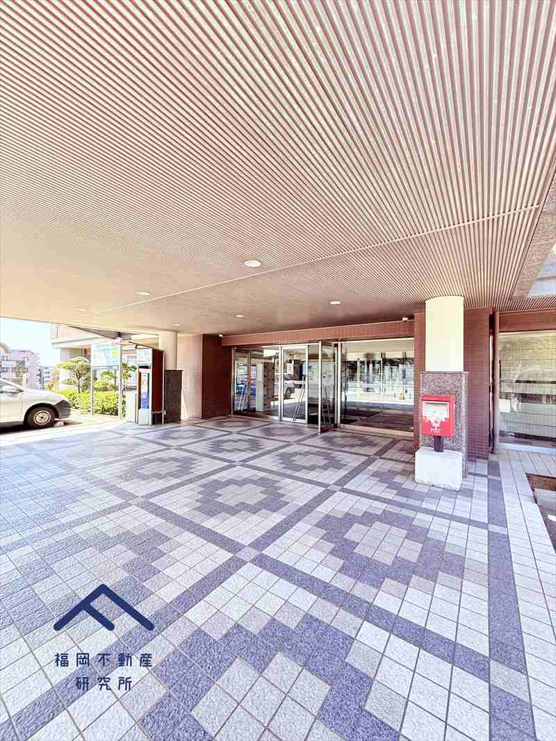 コアマンション和白東パセオのエントランス