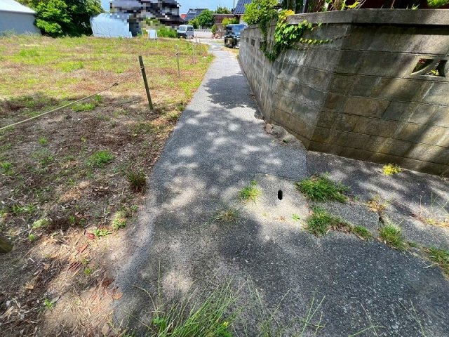 米子市葭津売土地の外観|42条2項道路の為、セットバック要。