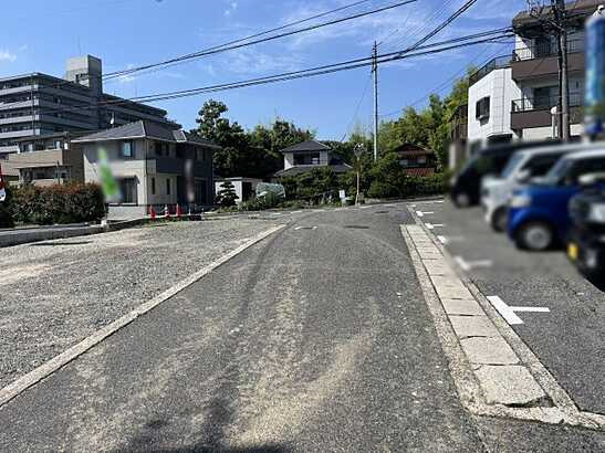 【前面道路含む現地写真】