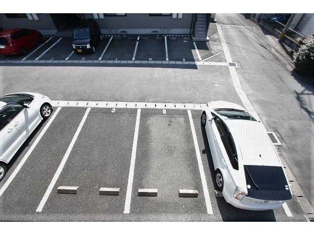 熊本市東区長嶺東７丁目のアパートの駐車場