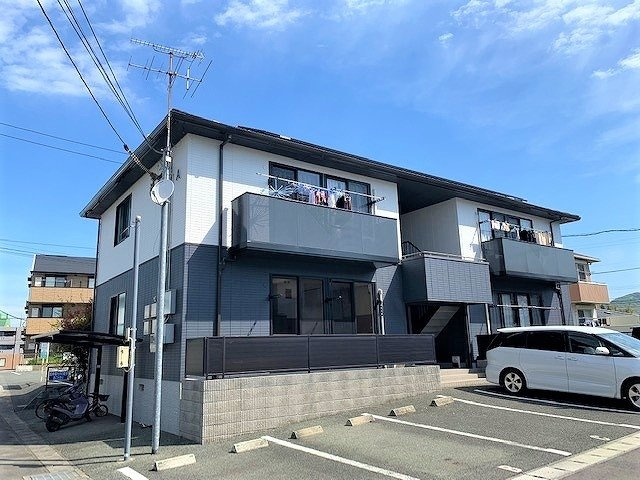 熊本市東区長嶺東７丁目のアパートの外観