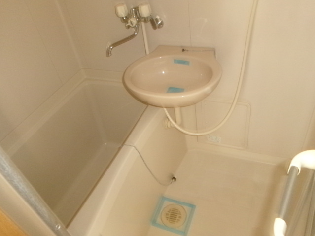 グラース亀山の洗面所|脱衣スペースもあります