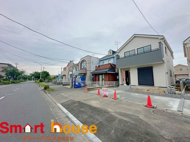 町田市下小山田町　新築2棟！の前面道路含む現地写真|お住まいの前面道路が広いと駐車が楽になり、陽当たりも遮られないので明るく居心地の良いお家になります♪